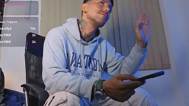 MR_EITHAN – Naživo XXX chat