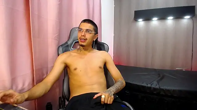 Онлайн чат XXX Tayson_Hot