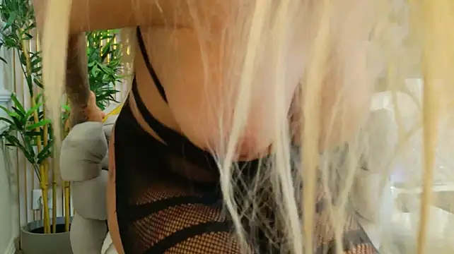 MeganXDesire: απευθείας συνομιλία ΧΧΧ