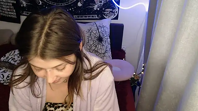 AlienforTwenty Live XXX-Chat