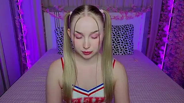 LilyStarlight Adlı Modelin Canlı XXX Sohbeti