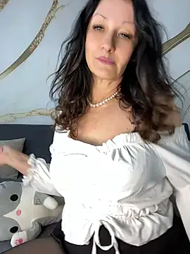 AnnaGrei Adlı Modelin Canlı XXX Sohbeti