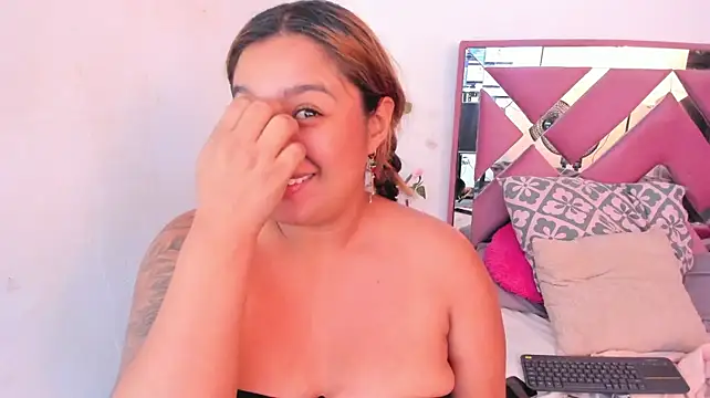 bellalumi's Live XXX Chat
