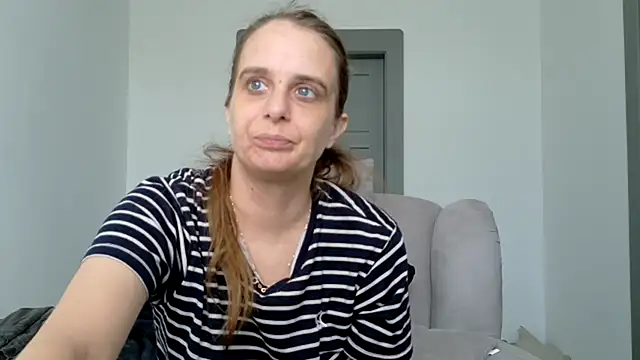 Chantalee: онлайн-секс-чат