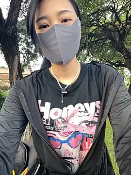 Nini_11's Live XXX Chat