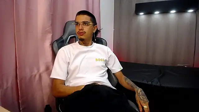 Tayson_Hot élő XXX-chatje