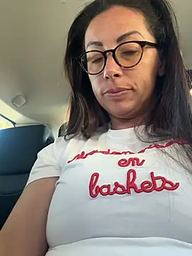 XXX chat uživo modela kymii