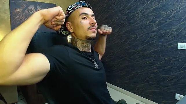 RomeoBodhi's Live XXX Chat