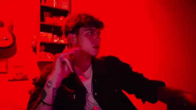 Živý XXX chat MikeyKuro
