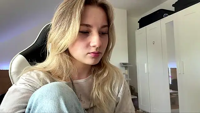 tutsicutie's Live XXX Chat