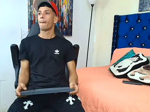 Chat +18 de connor_launther_ ao vivo