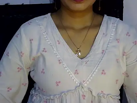 Shab_M Adlı Modelin Canlı XXX Sohbeti