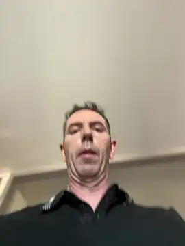 צ'אט XXX בשידור חי של Exhibsexe