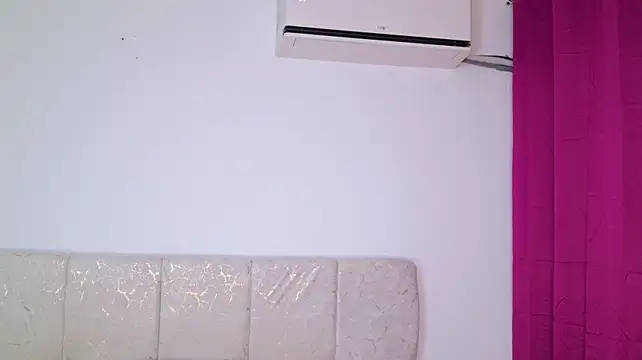 AliiceBrown_ élő XXX-chatje
