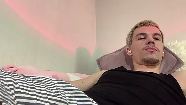 צ'אט XXX בשידור חי של Jeremy1Scott
