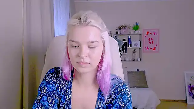 XXX chat uživo modela Hot_Blonda
