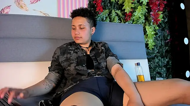 Živý XXX chat BullSmoke19