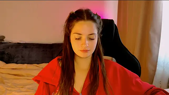 KiraVair Chat XXX in diretta