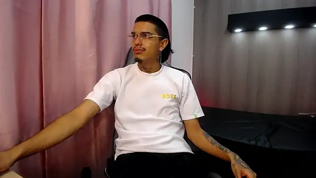 Tayson_Hot – Naživo XXX chat