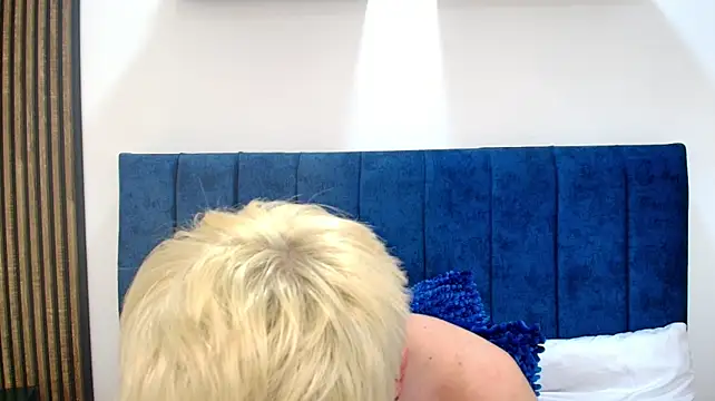 Chat XXX en directo de Ian_Stone