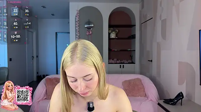 BlondieSixSeven's Live XXX Chat