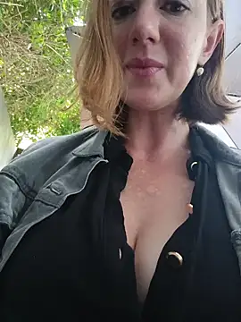 TopsyWilde's Live XXX Chat