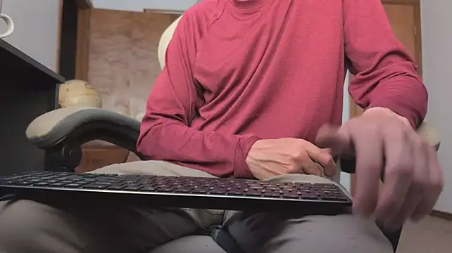 Opondestre00420's Live XXX Chat