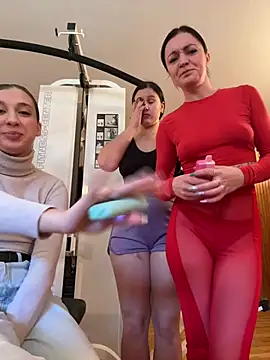 CherryBombs- élő XXX-chatje