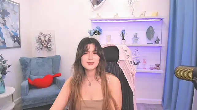 AnneTLi XXX чат на живо