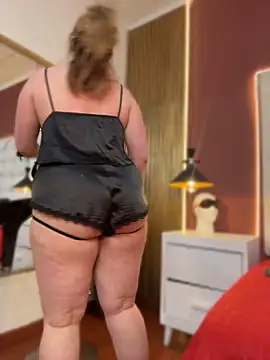 AnaLuuu_ Chat XXX in diretta