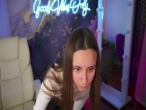 Živý XXX chat TinyNatalie