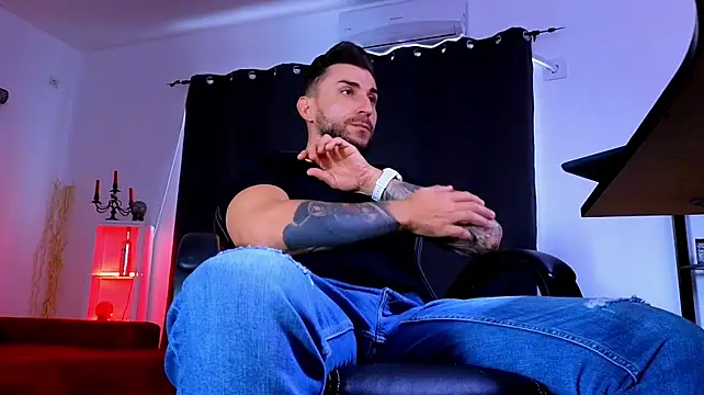 MightyAaron66 Live XXX-chat