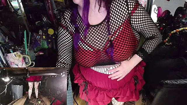 Sinstresshemlock's Live XXX Chat