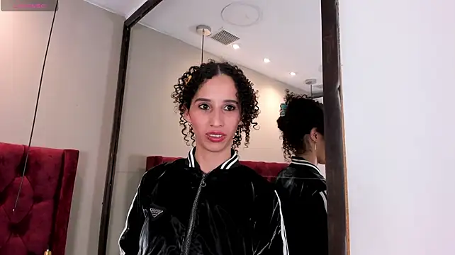 Ambar_818's Live XXX Chat