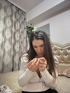 HotXMom_ Chat XXX in diretta