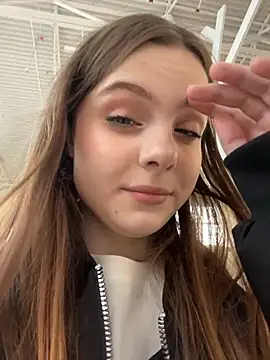 XXX chat uživo modela Lunabelle_