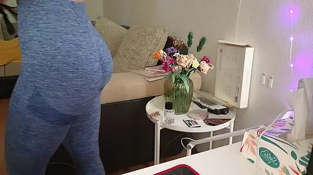 دردشة MiaMoore333 الجنسية المباشرة