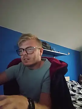 blondeboy92 Chat XXX in diretta