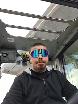 Berti3128 Chat XXX in diretta