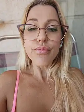 Manuerlaruby's Live XXX Chat