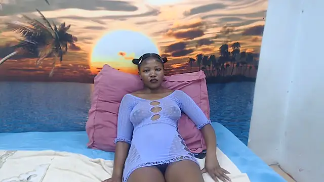 SLENDER-SIRENxxx Adlı Modelin Canlı XXX Sohbeti