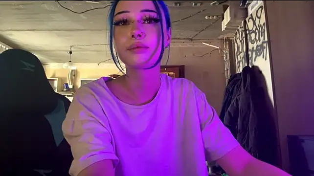 AnnieTouch's Live XXX Chat