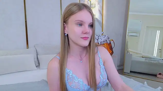 Lili_Lohan Adlı Modelin Canlı XXX Sohbeti