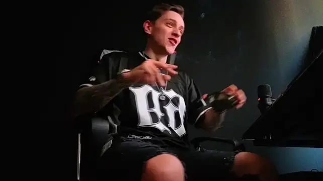 Chat +18 de FelixStarkk ao vivo