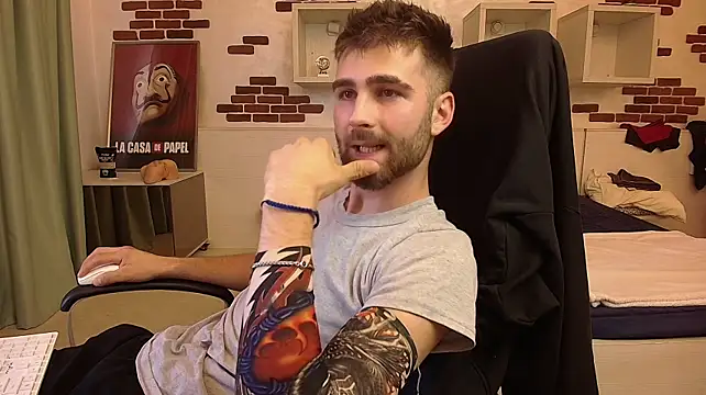 KyloEast Chat XXX live