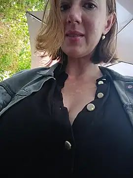 TopsyWilde's Live XXX Chat