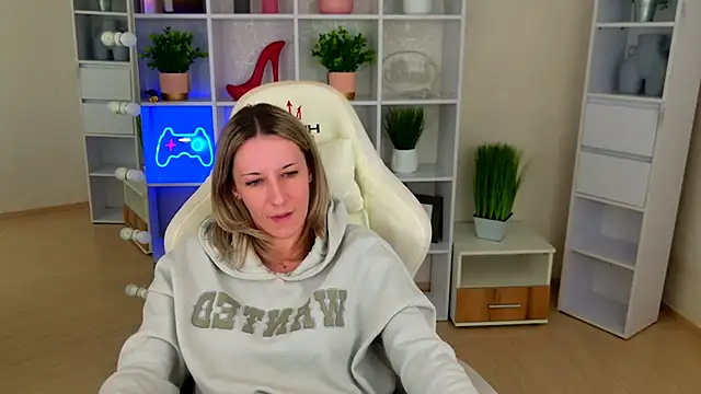 Онлайн чат XXX GloriaSW