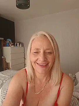 BellaUkCurvy Live XXX-Chat