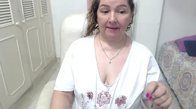 leonela_69 – Live XXX-chat