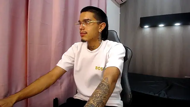 Tayson_Hot XXX чат на живо